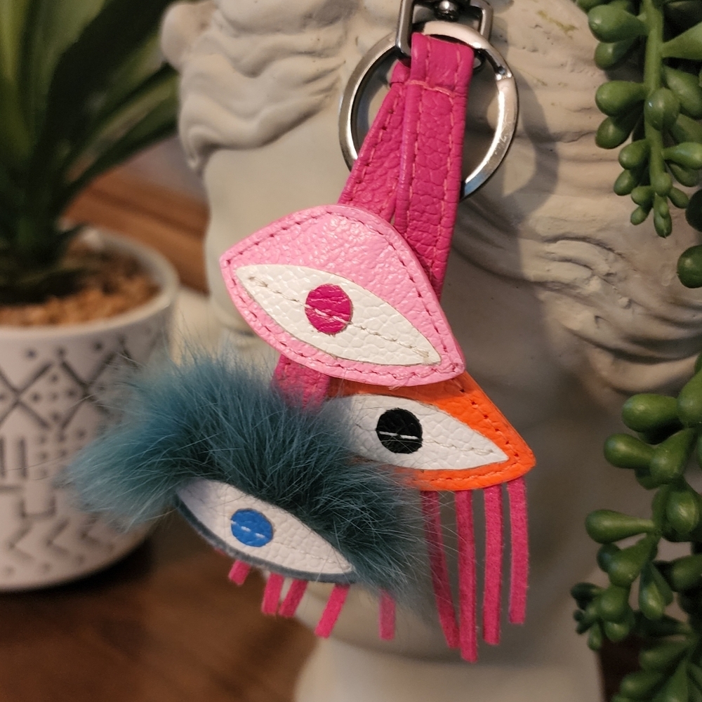 Min & Mon Eyes Charm